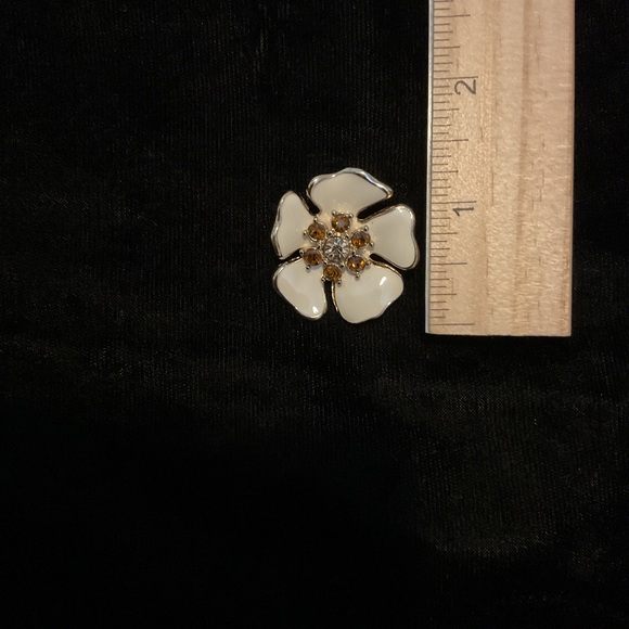 Banana Republic Elegant Floral Gold Toned Brooch - Picture 5 of 6
